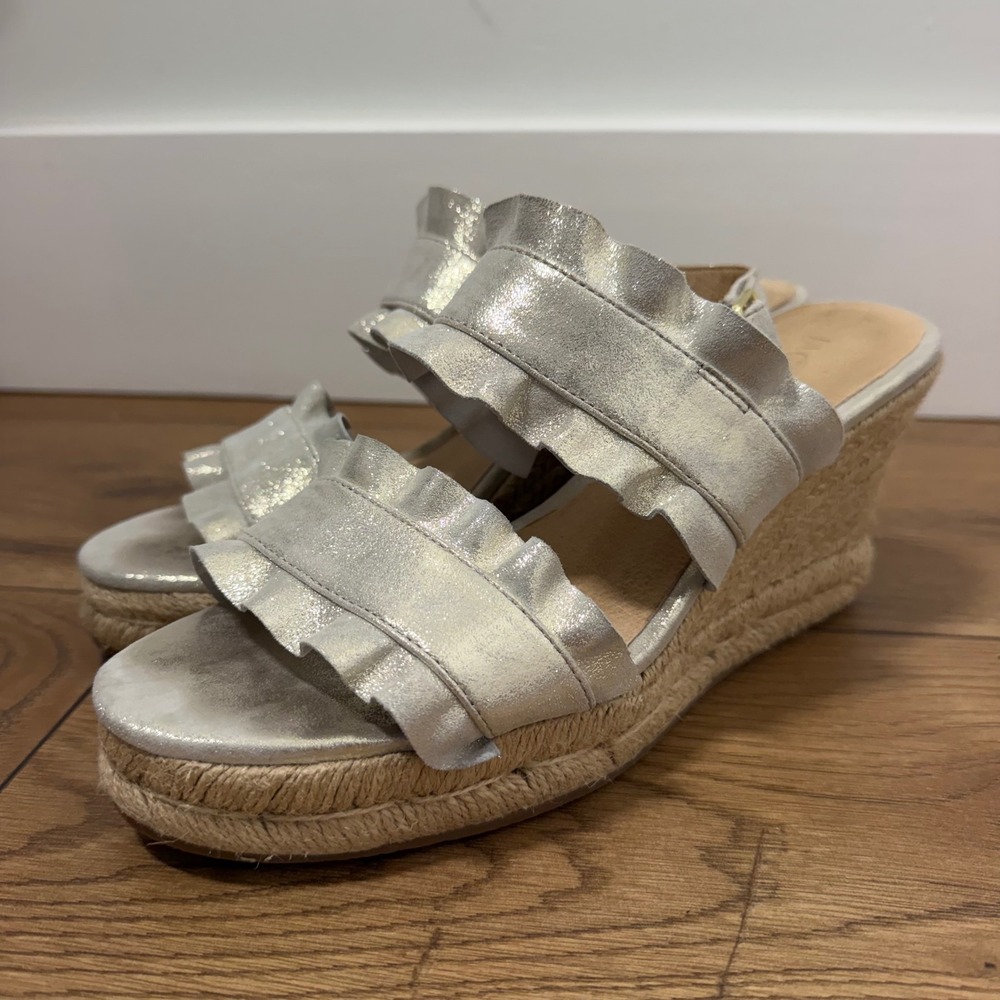Jack Rogers Rosie Ruffle Wedge Sandals 8M Silver Metallic Espadrille Womens